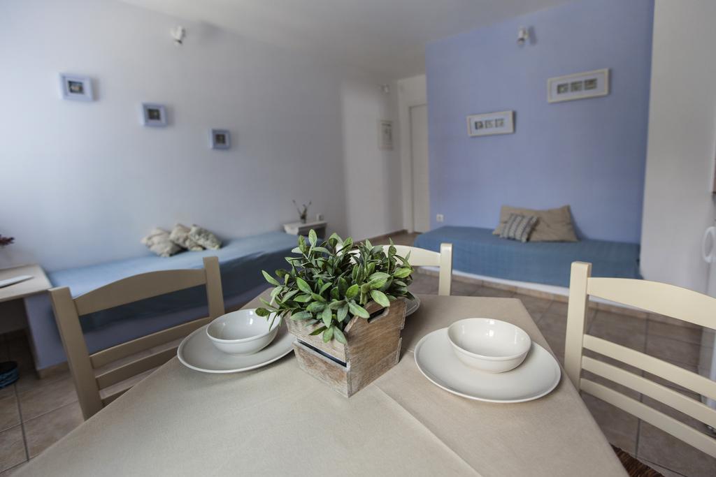 Astarti Apartments Livadi  Eksteriør billede